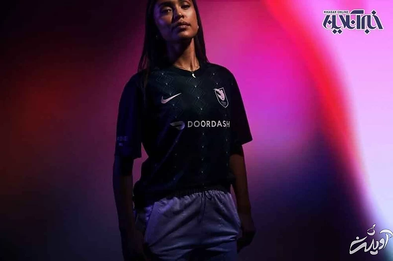 تصاویر - پای ستاره زن هالیوود به دنیای فوتبال باز شد- رونمایی لباس با ناتالی پورتمن